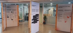 Exposició "Por Ellas por Todas" al CRAI campus Catalunya