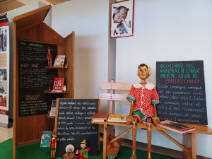Exposició "Bicentenari del naixement de Carlo Lorenzini" al CRAI campus Sescelades