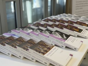 Exposició Feminisme acadèmic i la col·lecció Atenea a CRAI campus Terres de l'Ebre