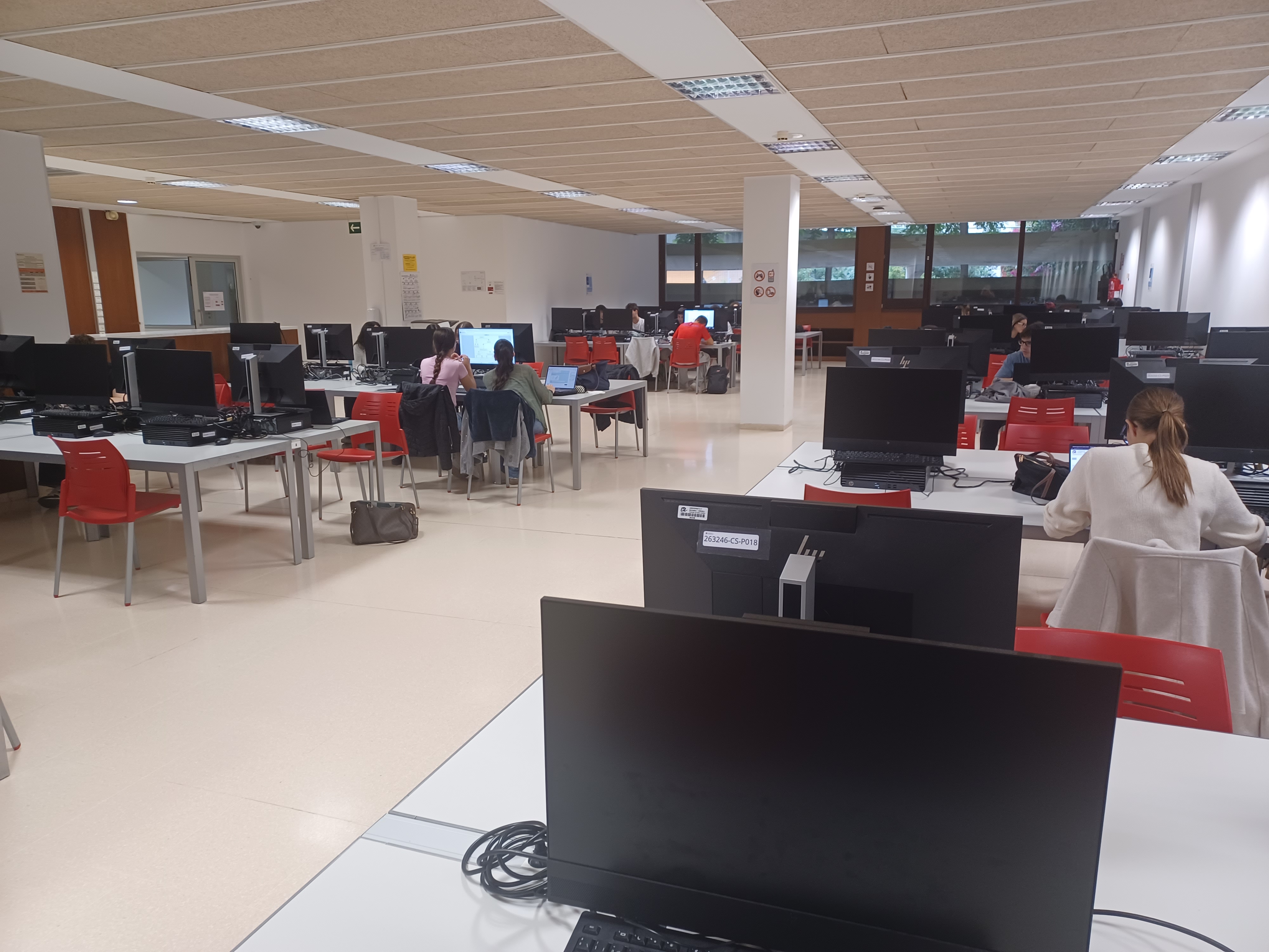 Aula d'informàtica CRAI campus Sescelades